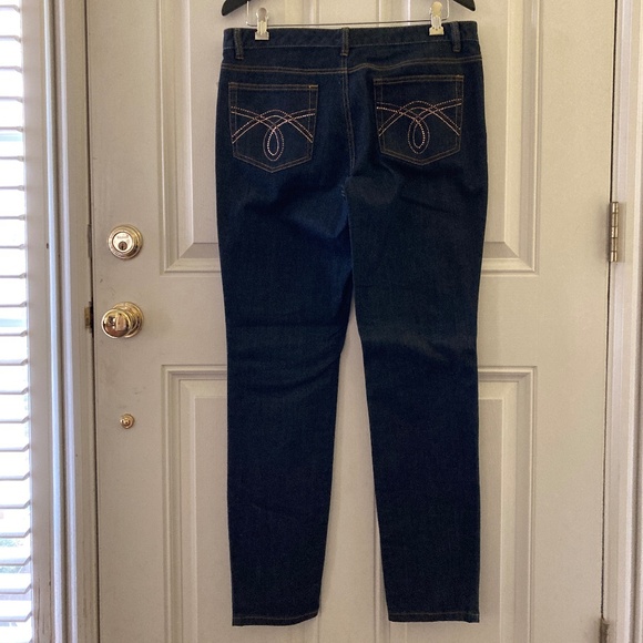 Michael Kors Women's Straight Leg Jeans/Size 10/Back Pocket Beaded Detail/NWT! - Picture 2 of 5